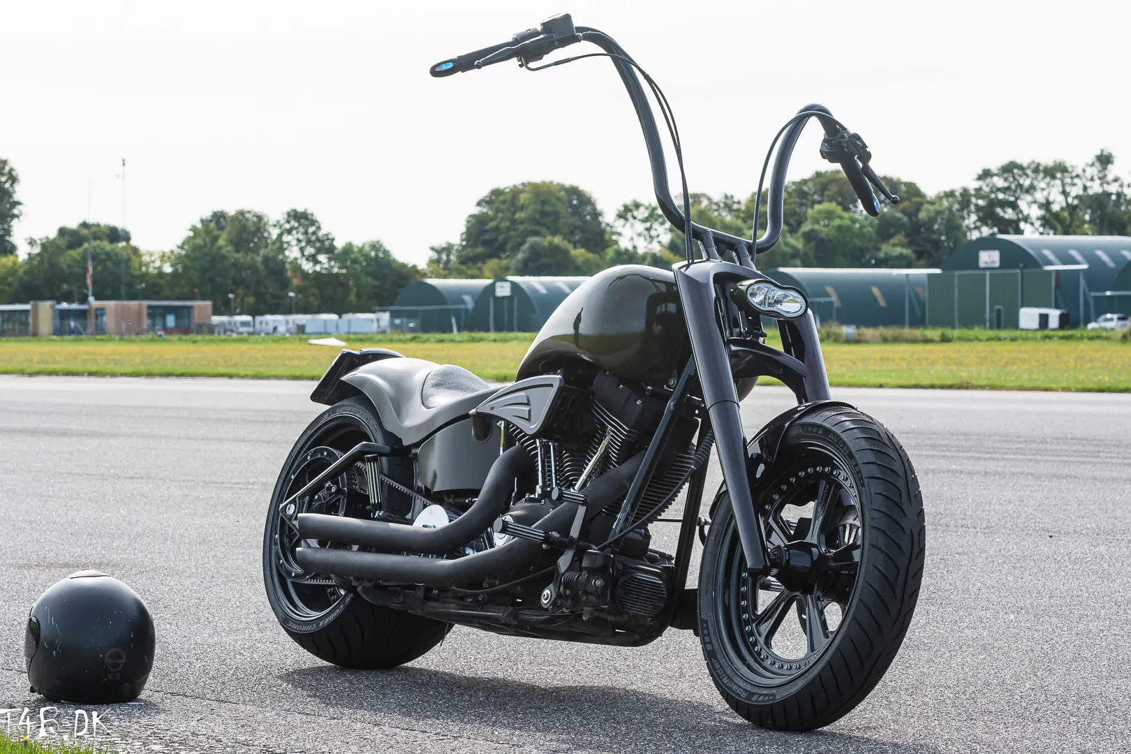 Ombygget Harley-Davidson med sidevogn til køretest